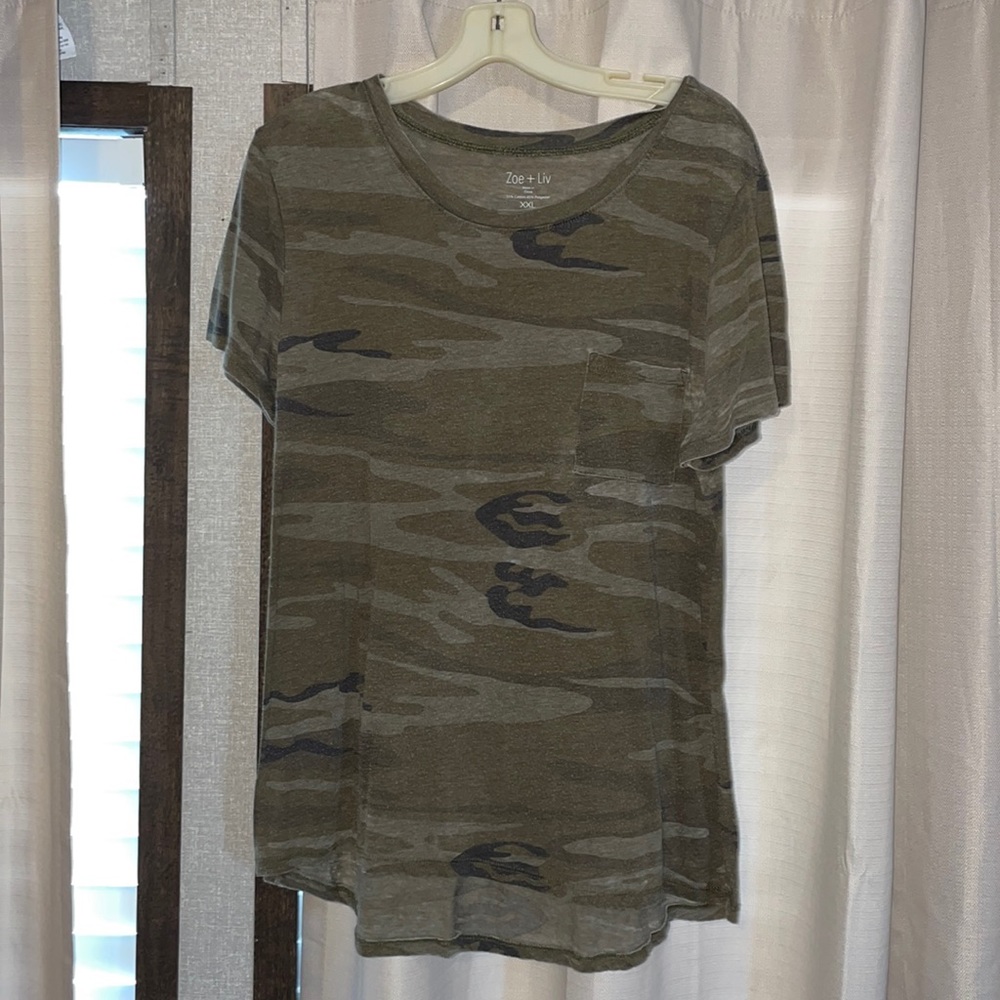 Zoe + Liv Camo t shirt with pocket